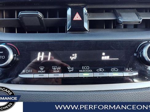 Used 2020 Toyota Corolla LE image 20