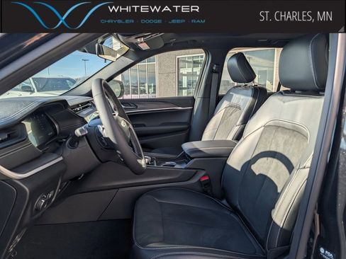 New 2026 Jeep Grand Cherokee Altitude image 5