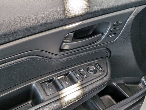 Used 2024 Honda Odyssey EX-L image 9