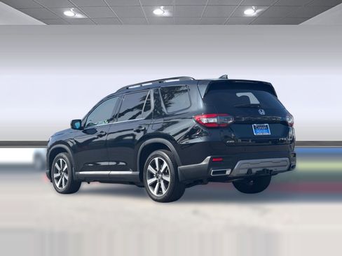 Certified 2023 Honda Pilot Elite image 3