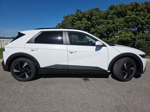 New 2025 Hyundai Ioniq 5 SEL image 21