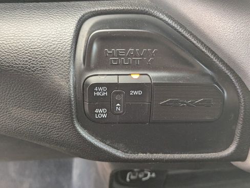Used 2024 RAM 2500 Big Horn AWD/4WD image 18