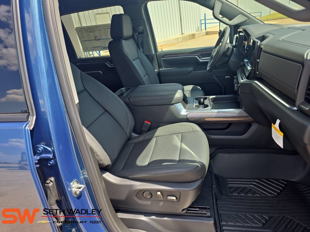 New 2026 Chevrolet Silverado 2500 LTZ w/ LTZ Plus Package AWD/4WD image 10