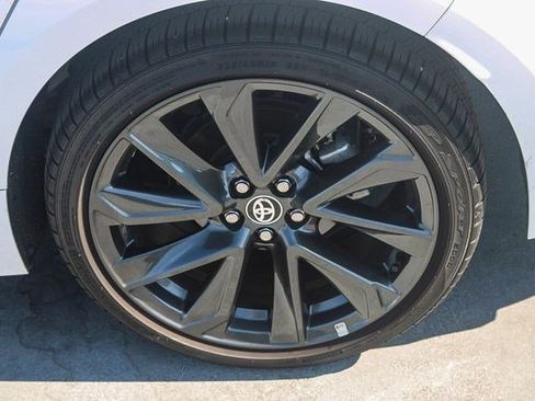 Used 2025 Toyota Corolla SE w/ Convenience Package FWD image 10