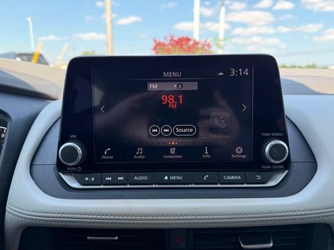 Used 2023 Nissan Rogue SV FWD image 26