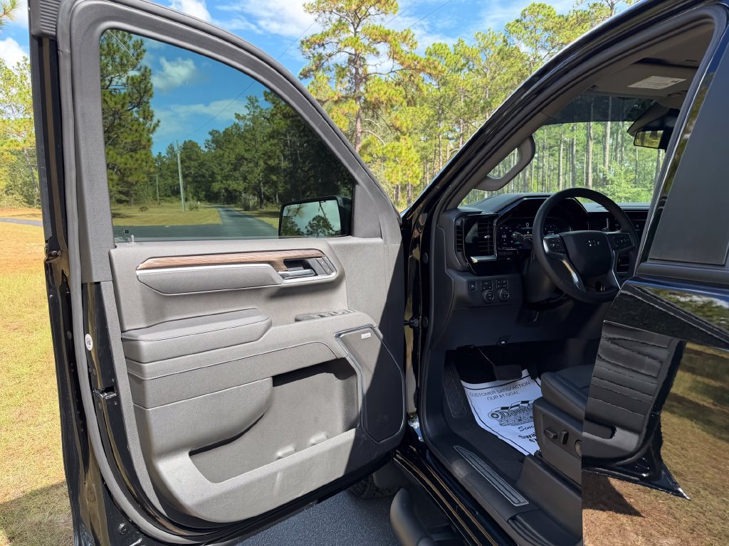 New 2026 Chevrolet Silverado 1500 RST w/ Redline Edition AWD/4WD image 14