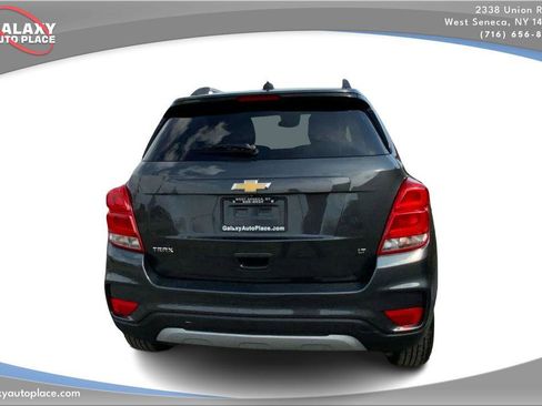 Used 2018 Chevrolet Trax LT w/ LT Convenience Package image 6