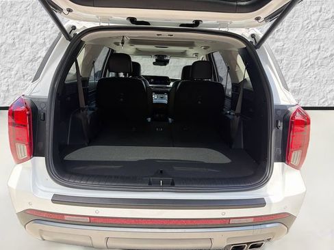 Used 2023 Hyundai Palisade Limited FWD image 12