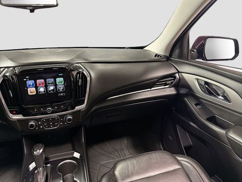 Used 2018 Chevrolet Traverse LT image 26