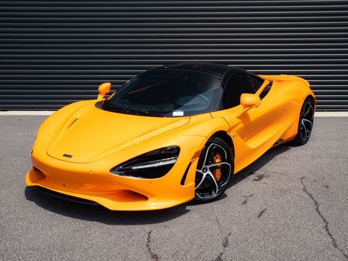 Used 2026 McLaren 750S RWD image 1