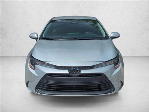 Certified 2025 Toyota Corolla LE image 2