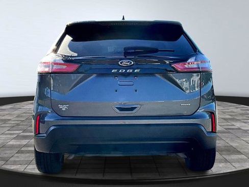 Certified 2023 Ford Edge SE image 4