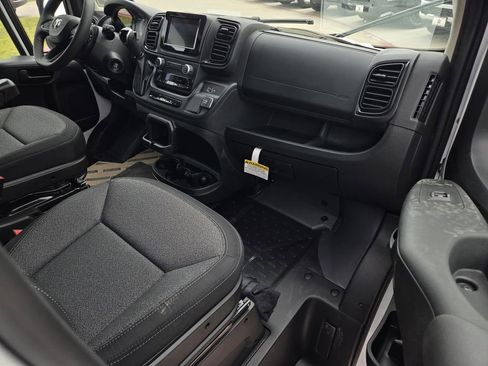 New 2026 RAM ProMaster 2500 w/ Convenience Group FWD image 7