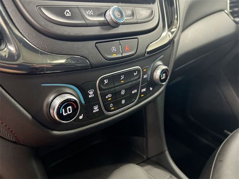 Used 2022 Chevrolet Equinox RS w/ RS Leather Package image 16