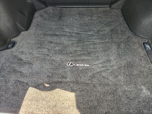 Used 2016 Lexus IS 200t w/ F Sport Package RWD image 34