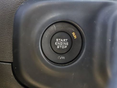 Used 2019 Jeep Wrangler Sport AWD/4WD image 26