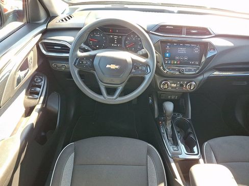 Certified 2023 Chevrolet TrailBlazer LT w/ Convenience Package AWD/4WD image 2