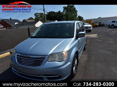 Used 2013 Chrysler Town & Country Touring-L w/ Entertainment Group #2 FWD image 1