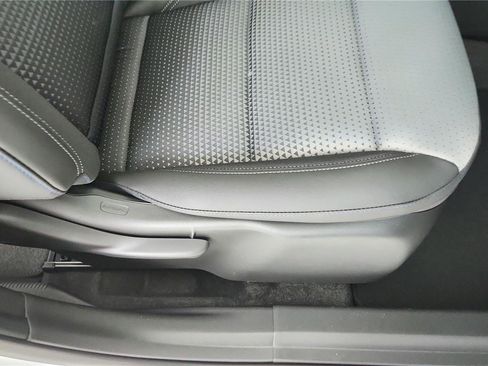 New 2026 Chevrolet Trax LT w/ LT Convenience Package FWD image 20