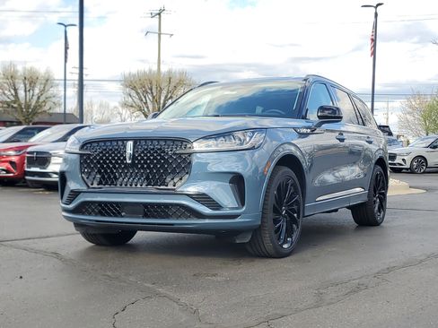 New 2026 Lincoln Aviator Reserve image 2