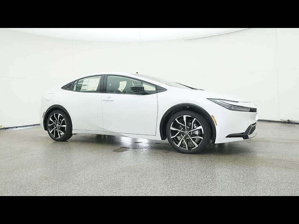 New 2026 Toyota Prius Plug-In Hybrid FWD image 2