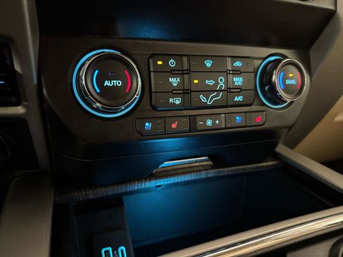 Used 2020 Ford F350 Lariat w/ Chrome Package image 31