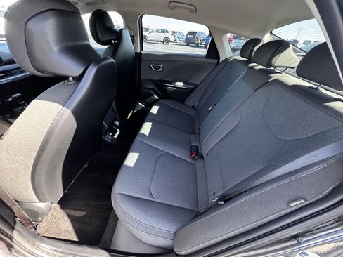 Used 2025 Kia K4 LXS image 7