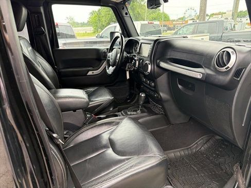 Used 2016 Jeep Wrangler Unlimited Rubicon AWD/4WD image 16