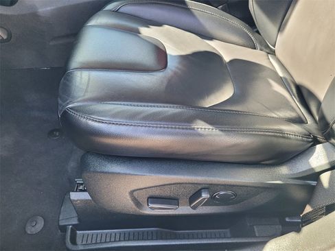 Used 2022 Ford Edge Titanium image 26