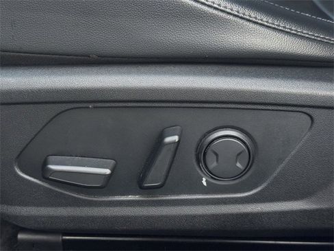 Used 2021 Hyundai Elantra Limited image 27