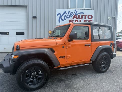 Used 2025 Jeep Wrangler Sport AWD/4WD image 13