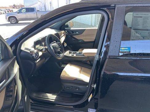 New 2026 Chevrolet Equinox ACTIV AWD/4WD image 12