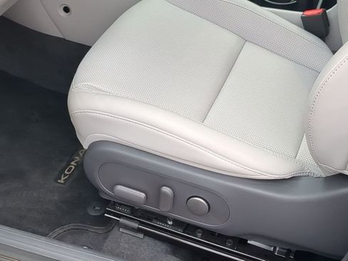 Used 2025 Hyundai Kona Limited image 13