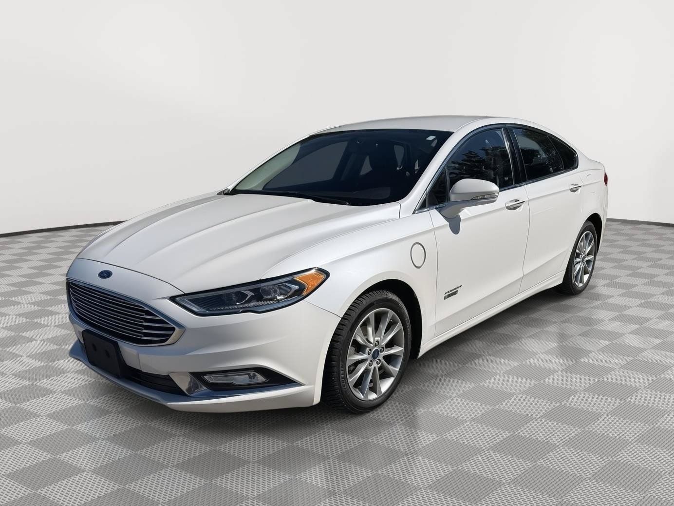 Used 2017 Ford Fusion Energi SE FWD image 3