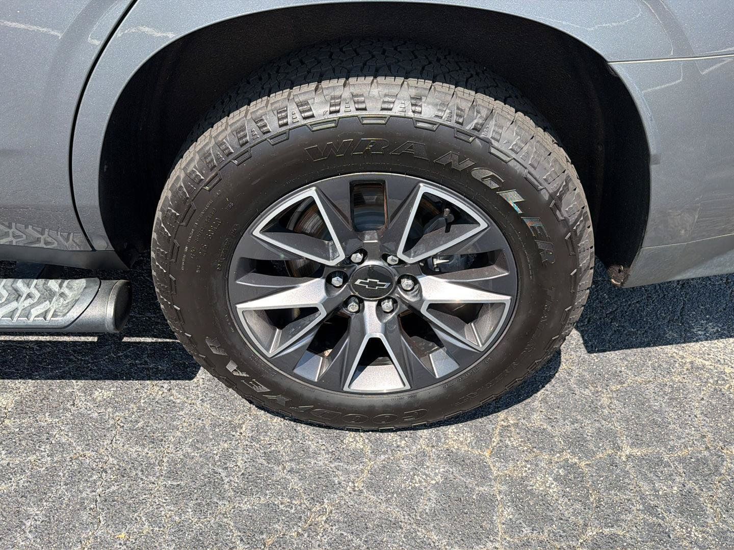 Used 2021 Chevrolet Tahoe Z71 w/ Z71 Signature Package AWD/4WD image 44