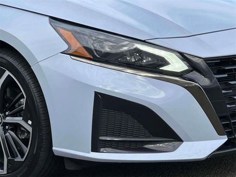 Certified 2024 Nissan Altima 2.5 SR image 8