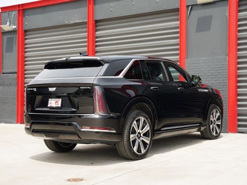 Used 2025 Cadillac Escalade IQ Luxury 2 w/ LPO, Premium Carpet Package AWD/4WD image 8