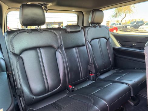 Used 2023 Jeep Wagoneer image 22