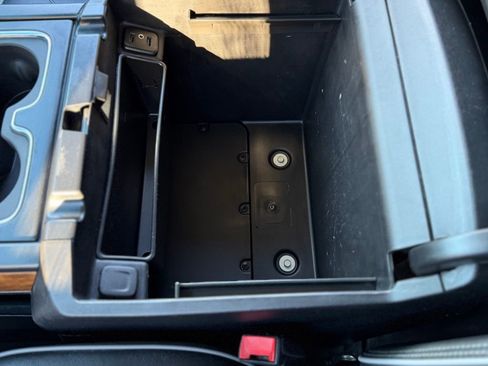 Used 2018 Chevrolet Silverado 1500 High Country image 22