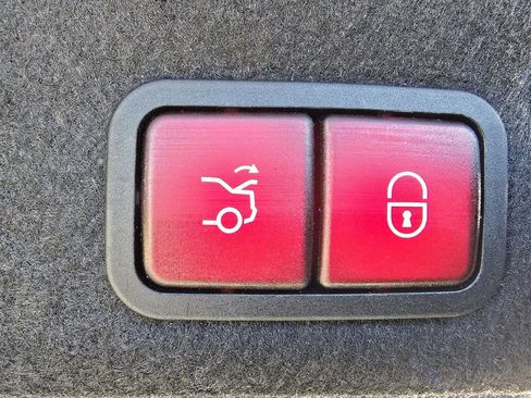 Used 2017 Mercedes-Benz C 300 Sedan image 18