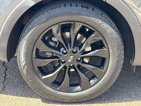 Used 2020 Kia Sorento S FWD image 8