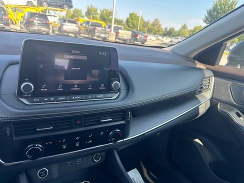 Used 2022 Nissan Rogue S AWD/4WD image 16