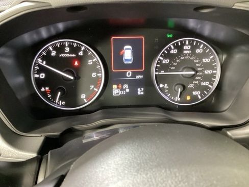 Used 2024 Subaru Crosstrek 2.0i Premium image 30