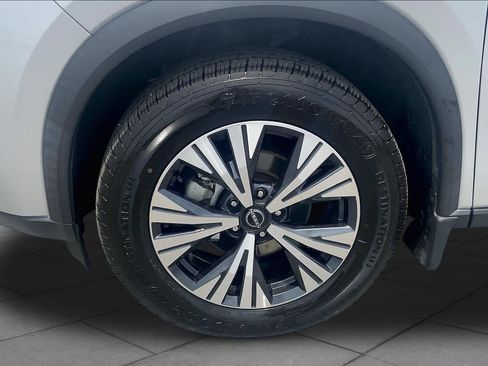 Used 2023 Nissan Rogue SV w/ SV Premium Package FWD image 11
