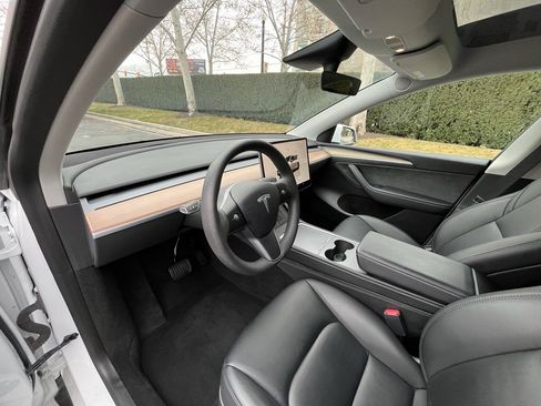 Used 2023 Tesla Model Y Long Range image 16