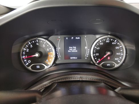 Used 2020 Jeep Renegade Latitude image 19