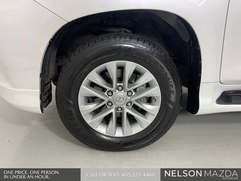 Used 2021 Lexus GX 460 Premium w/ Premium Package AWD/4WD image 10