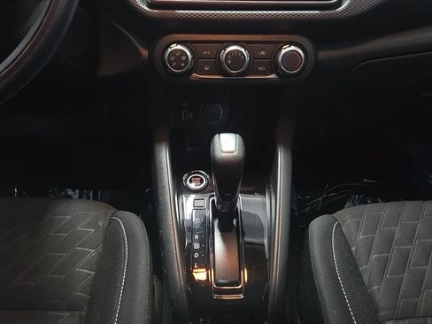 Used 2022 Nissan Kicks S FWD image 17