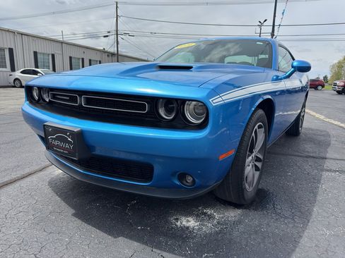 Used 2019 Dodge Challenger SXT w/ Driver Convenience Group AWD/4WD image 28