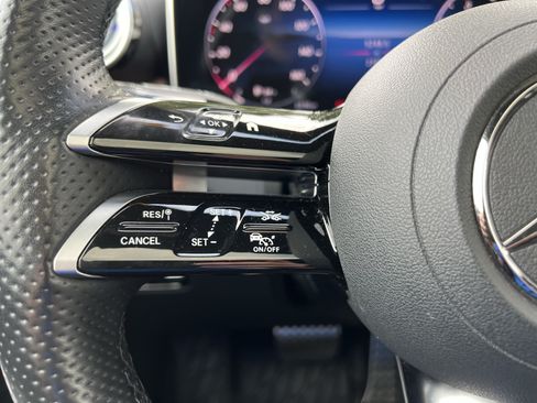 Used 2025 Mercedes-Benz GLC 300 4MATIC w/ AMG Line image 19